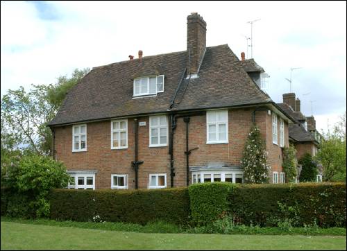 20 Reynolds Close side